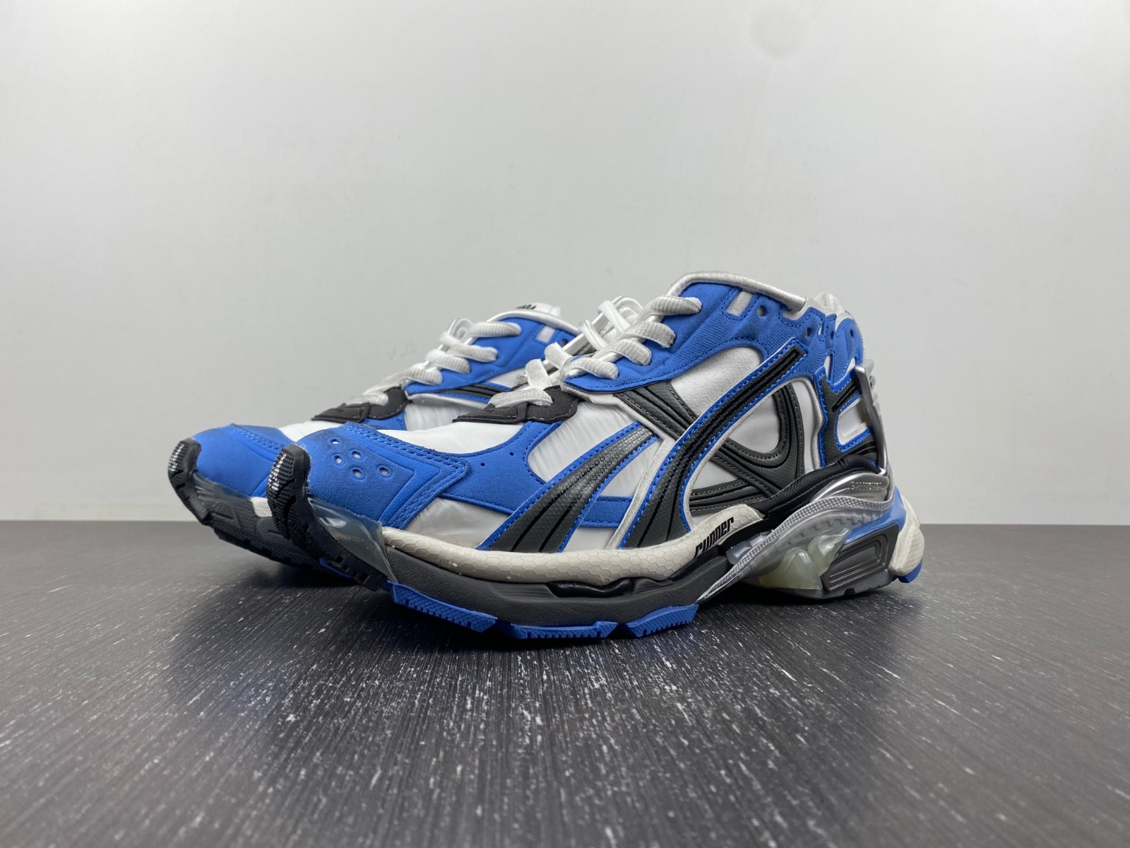 Ba*len*cia*ga runner sneaker