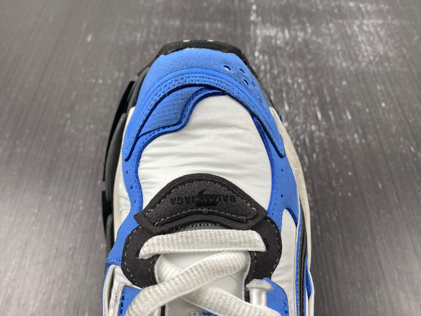 Ba*len*cia*ga runner sneaker