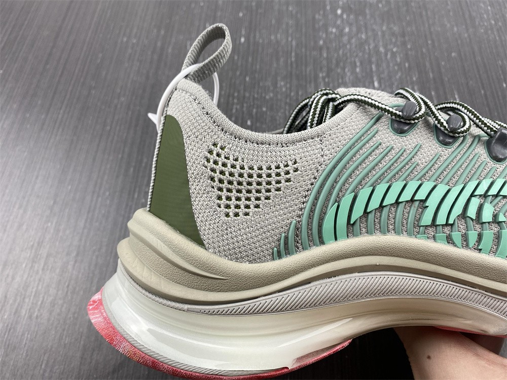 guci sneaker
