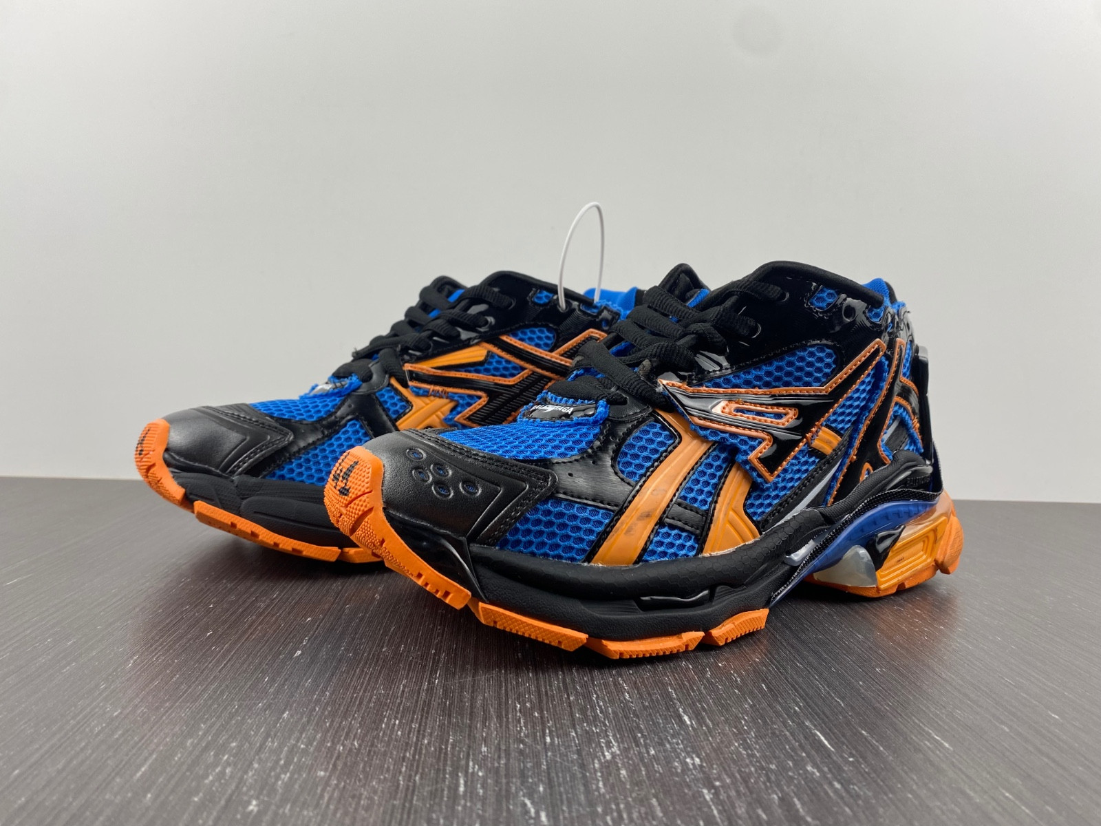 Ba*len*cia*ga runner sneaker