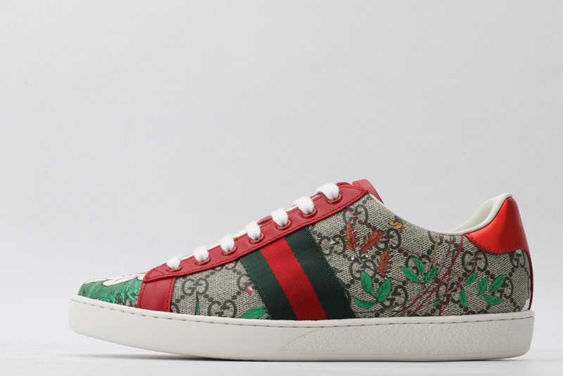 G*u*i sneaker