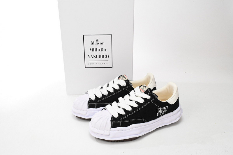 mmy sneaker 0044