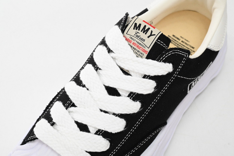 mmy sneaker 0044