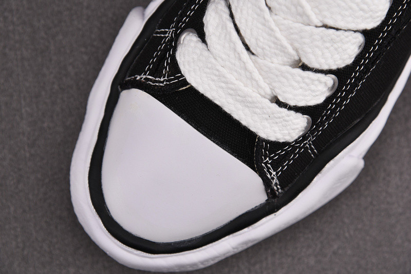 mmy sneaker 001