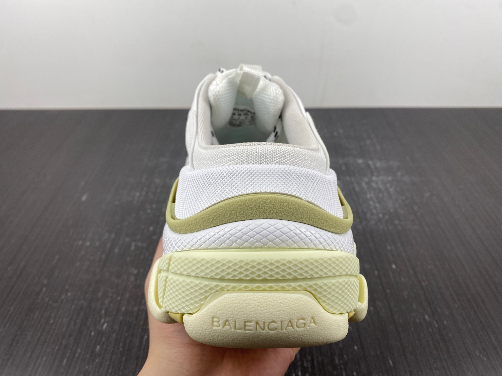 Ba*len*cia*ga triple s
