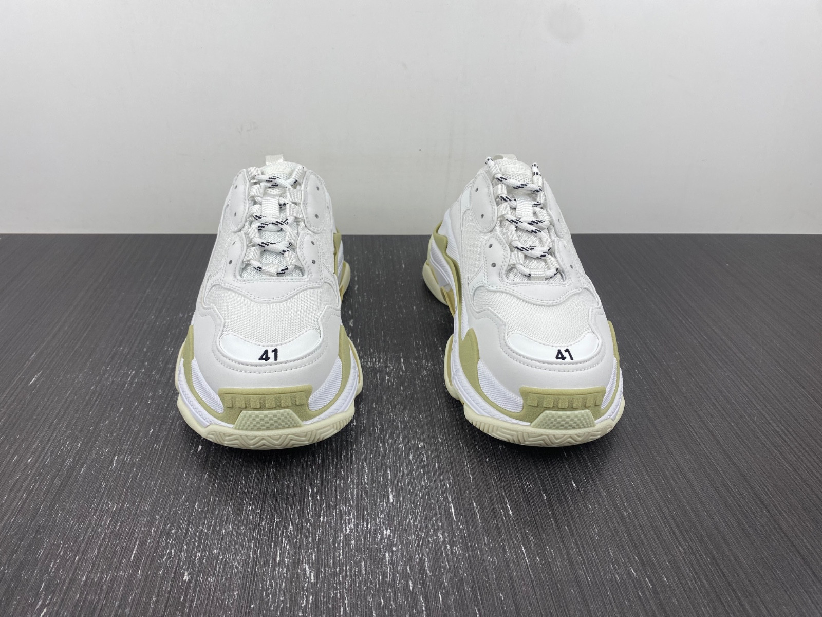 Ba*len*cia*ga triple s