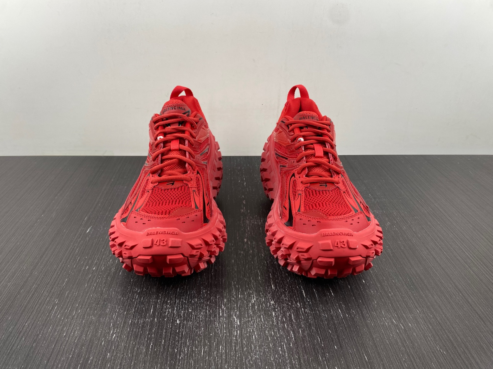 Ba*len*cia*ga defender sneaker