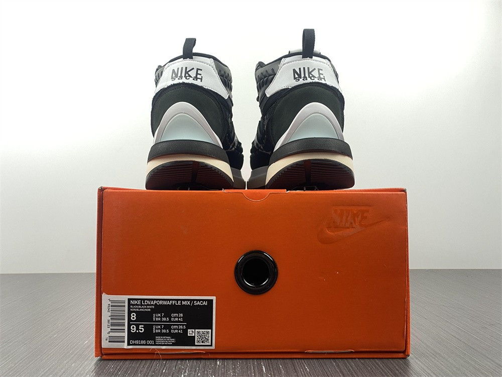 nike vaporwaffle sacai jean paul gaultier black white dh9186-001