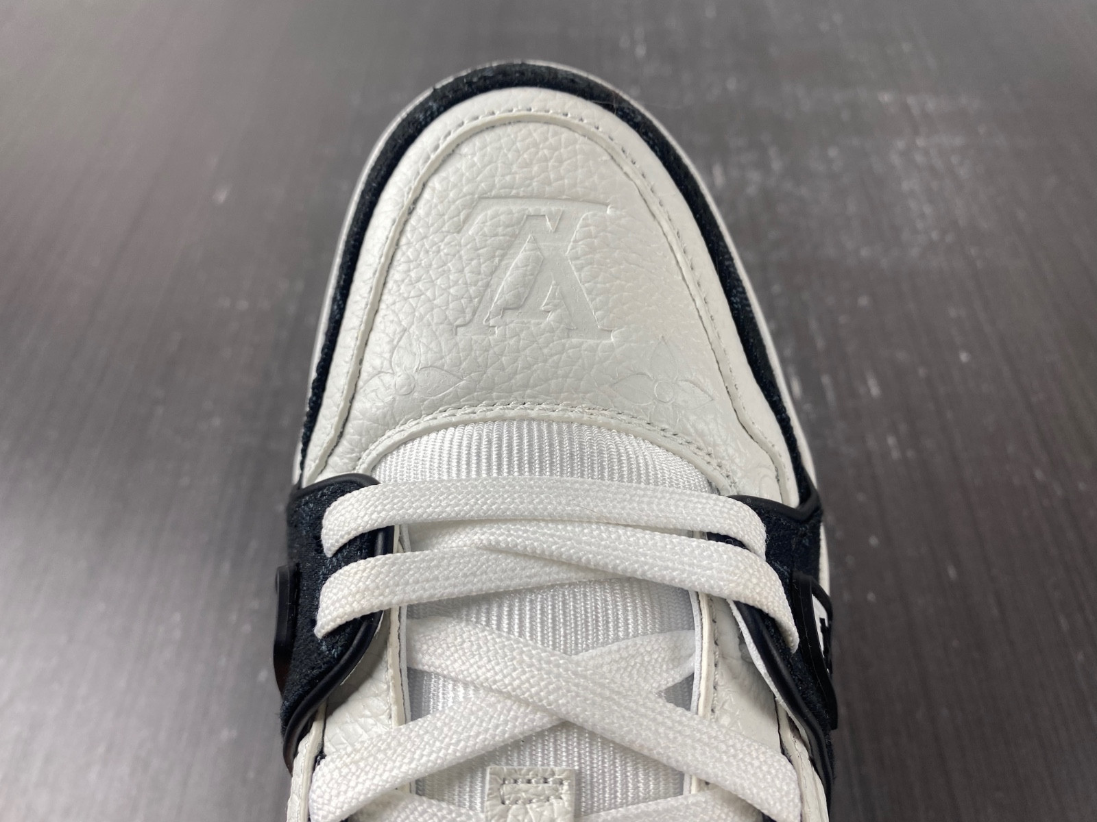 lwe sneaker