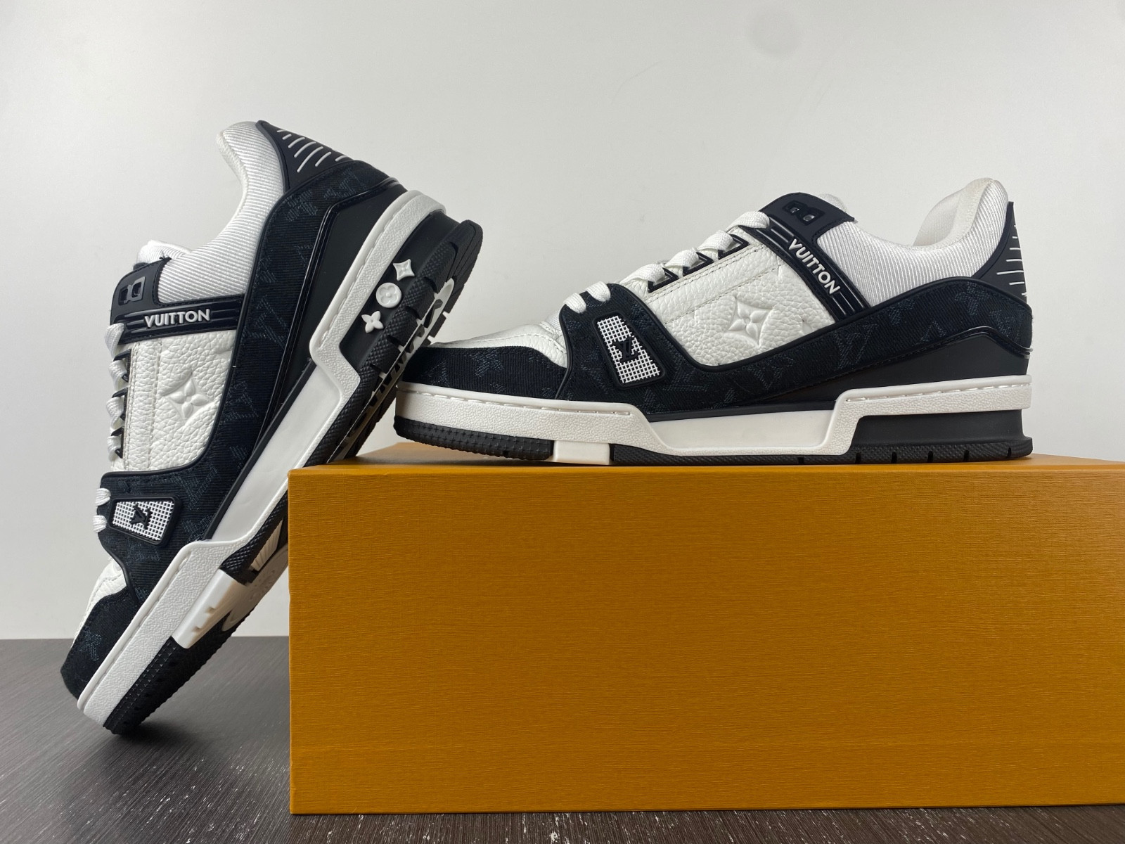 lwe sneaker