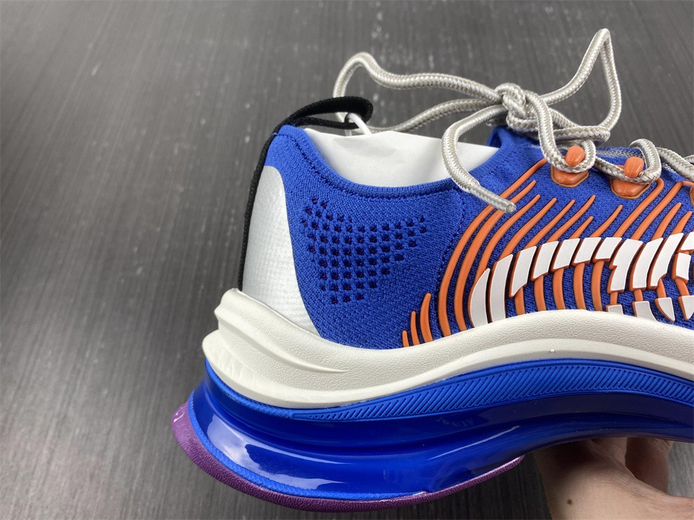 guci sneaker