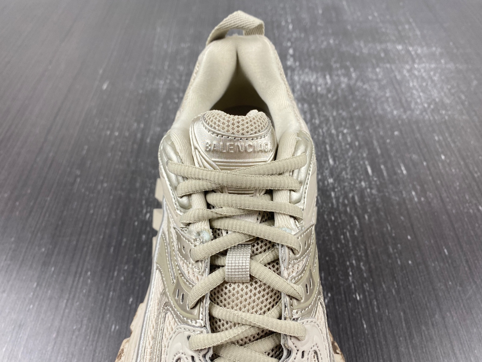 Ba*len*cia*ga defender sneaker