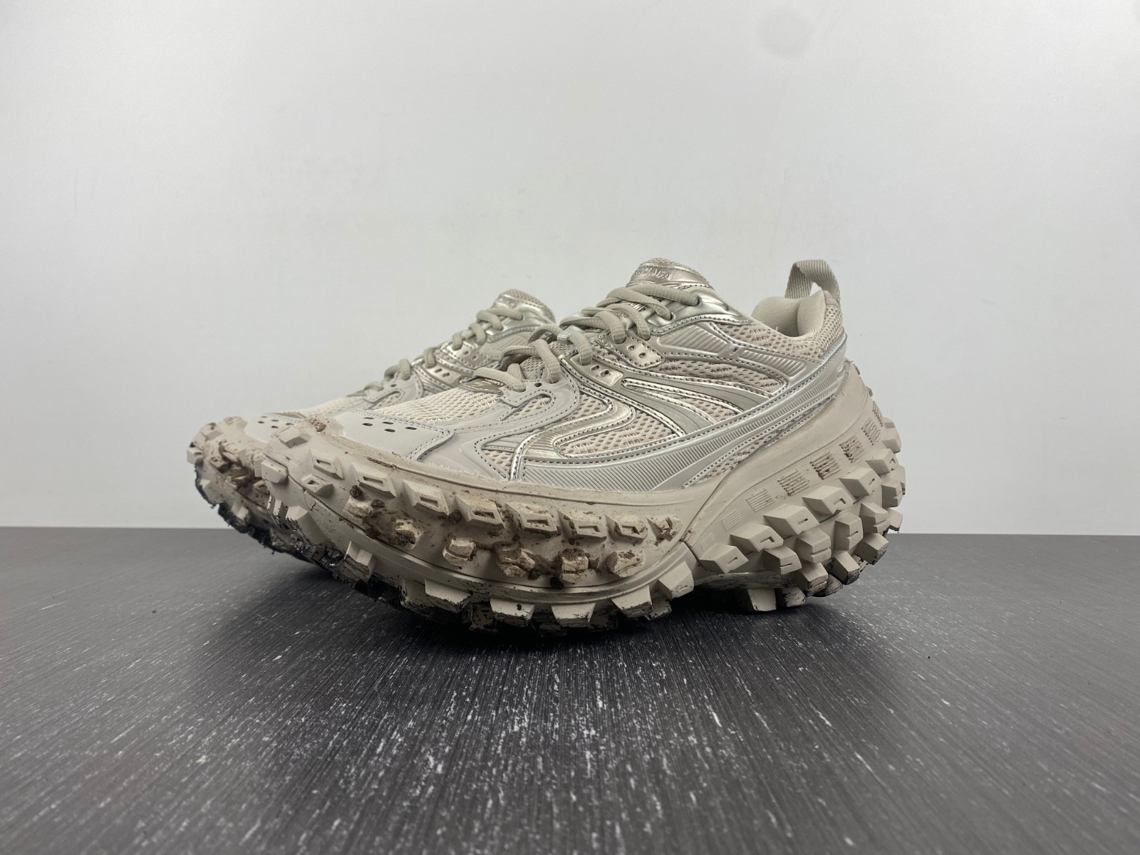 Ba*len*cia*ga defender sneaker
