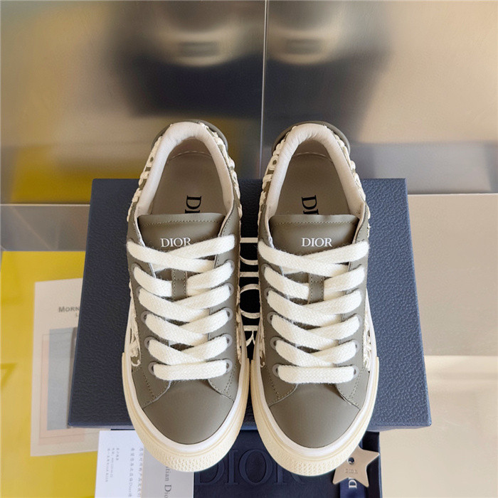 D*or b33 sneaker