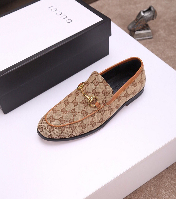 G*u*i leather shoes