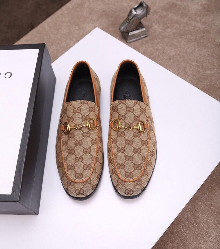 G*u*i leather shoes
