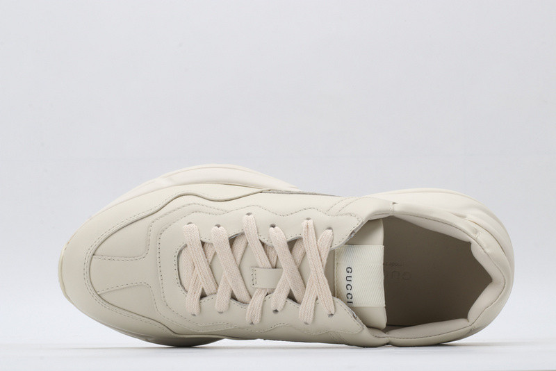 G*u*i ace embroidered low-top sneaker all white