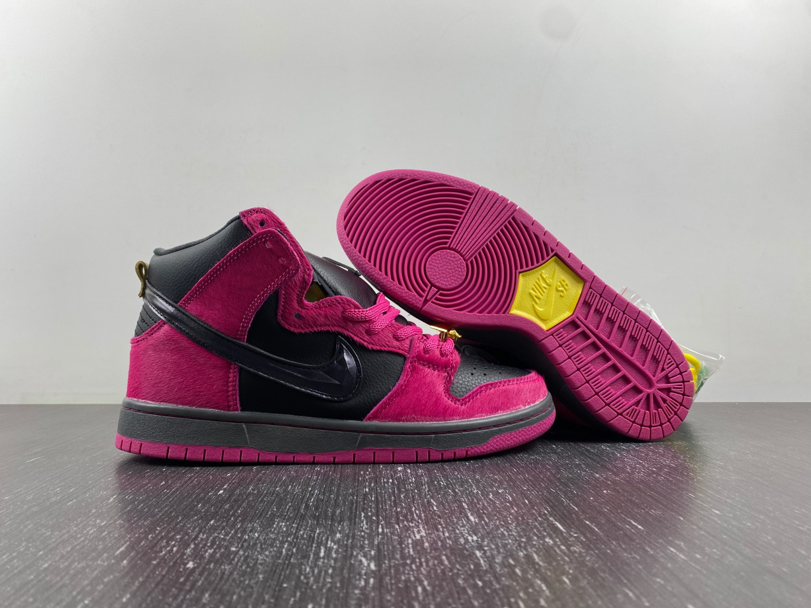 nike sb dunk high run the jewels men
