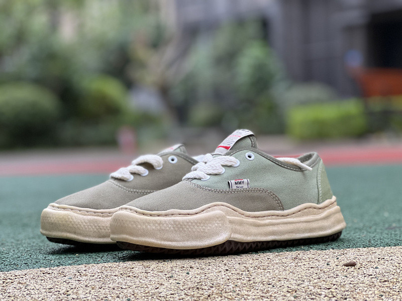 mmy sneaker 0056