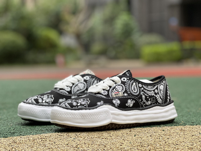 mmy sneaker 0059