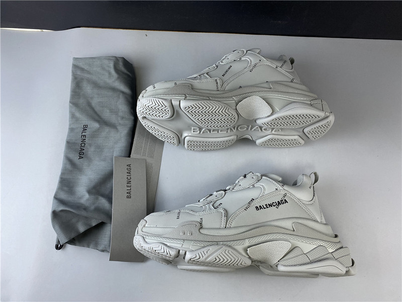 Ba*len*cia*ga triple s