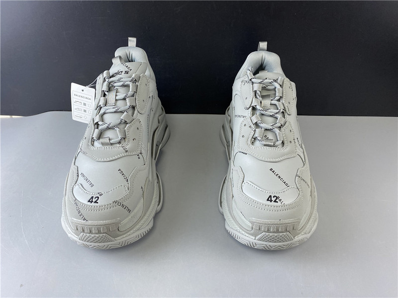 Ba*len*cia*ga triple s