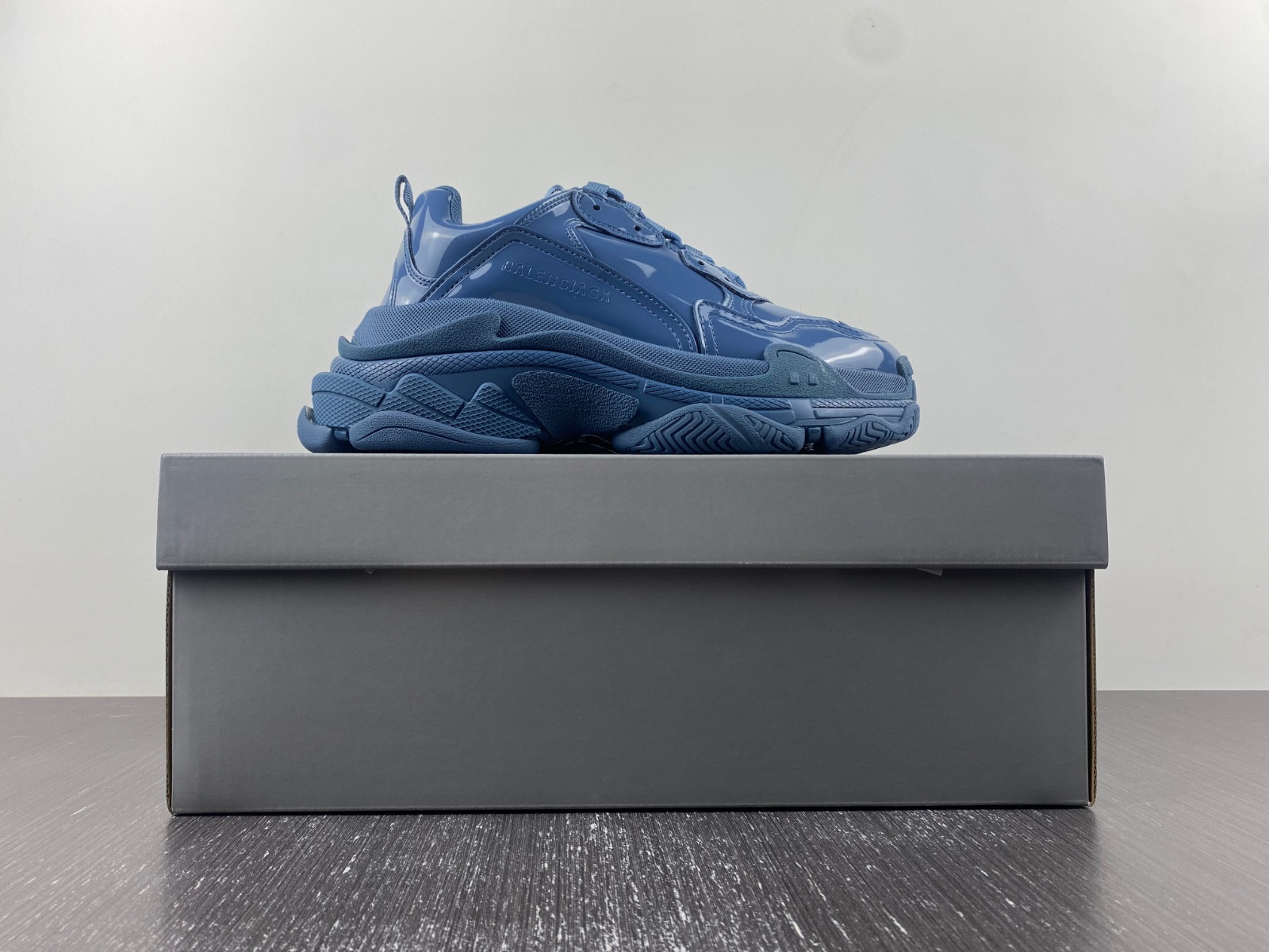 Ba*len*cia*ga triple s