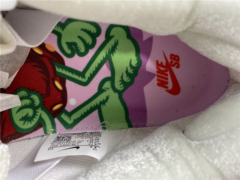 nike sb dunk low “strawberry cough cw7093-601