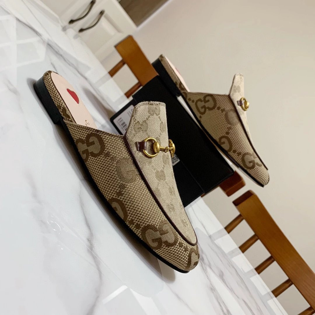 G*u*i mule slides