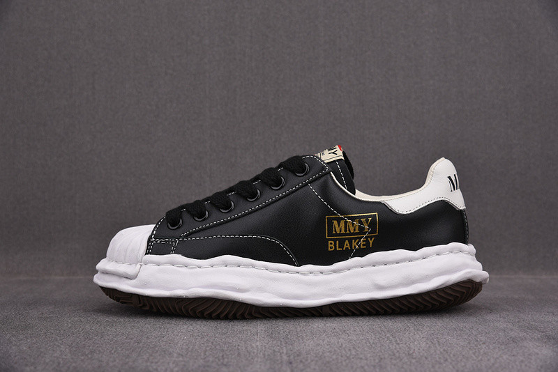 mmy sneaker 0012