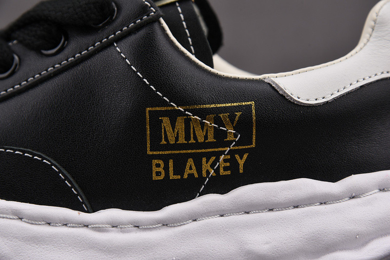 mmy sneaker 0012