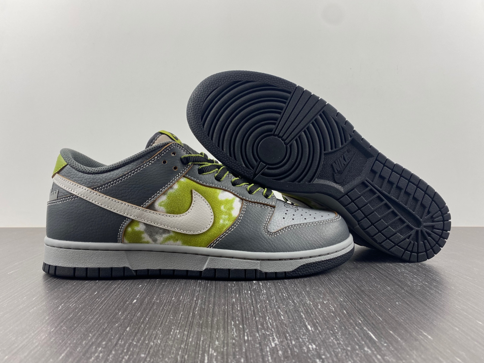 nike sb dunk low huf wait, what!? (friends and family) fd8775-002