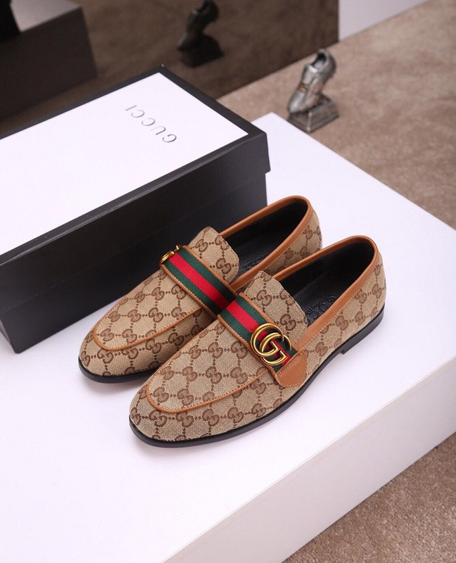 G*u*i leather shoes