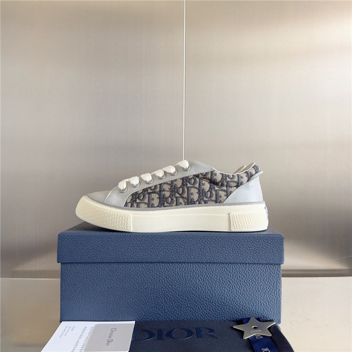 D*or b33 sneaker