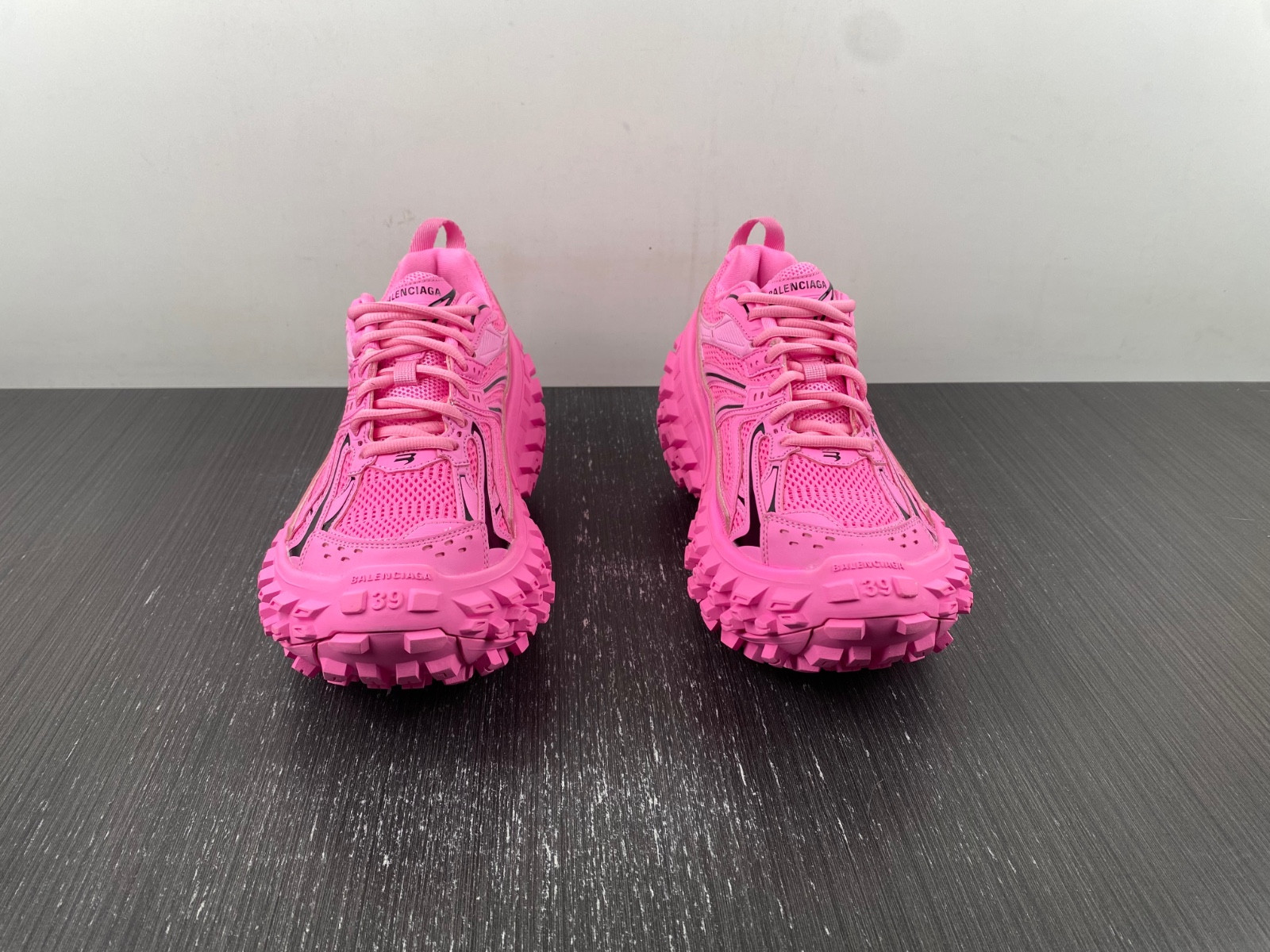Ba*len*cia*ga defender sneaker