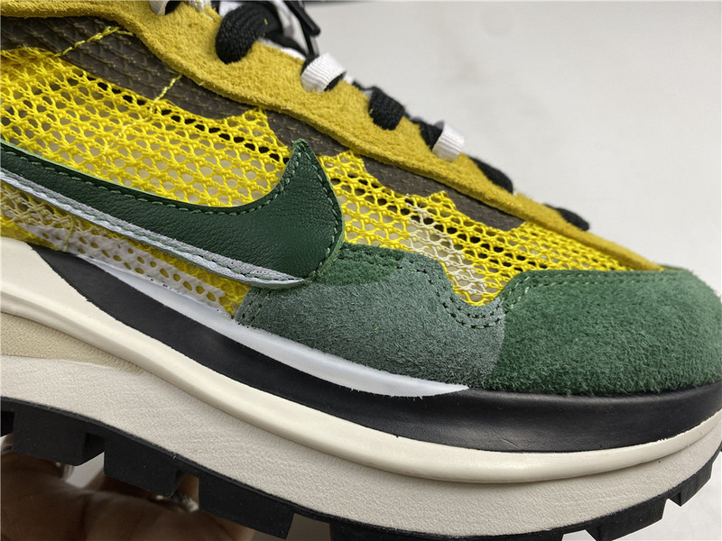 sacai x nike vaporwaffle “tour yellow” cv1363-700