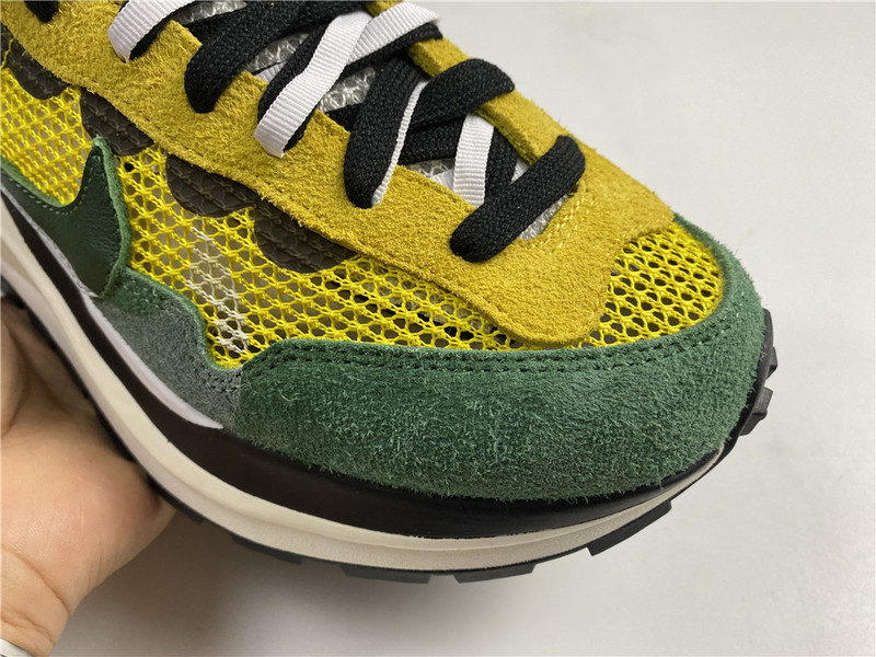sacai x nike vaporwaffle “tour yellow” cv1363-700