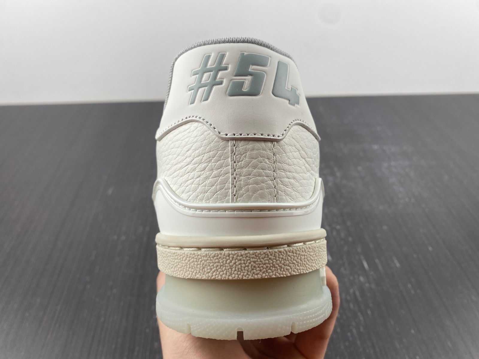 lwe sneaker