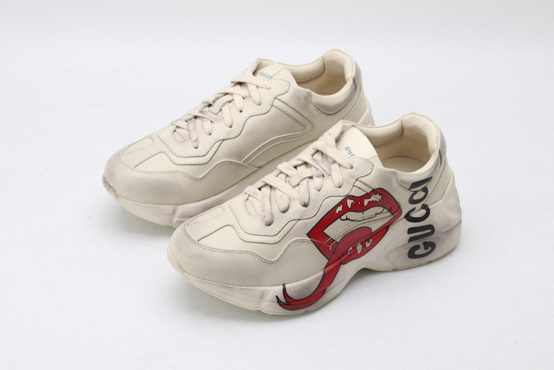 G*u*i ace embroidered low-top sneaker white with lips