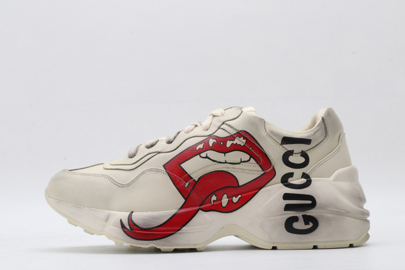 G*u*i ace embroidered low-top sneaker white with lips