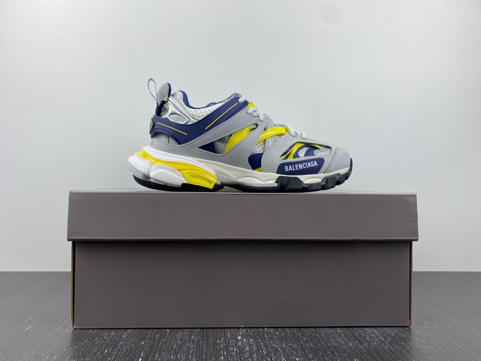 Ba*len*cia*ga trainers track 3.0