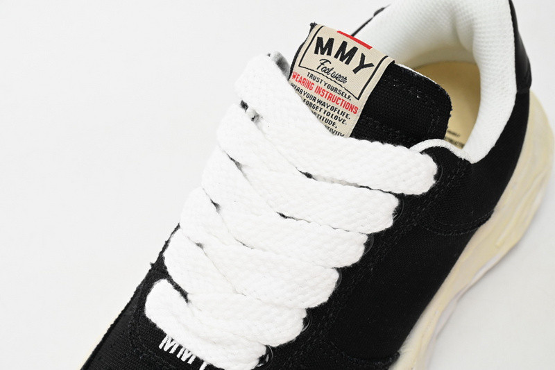 mmy sneaker 0043