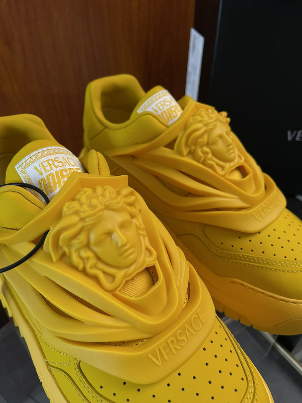 vesace sneakers