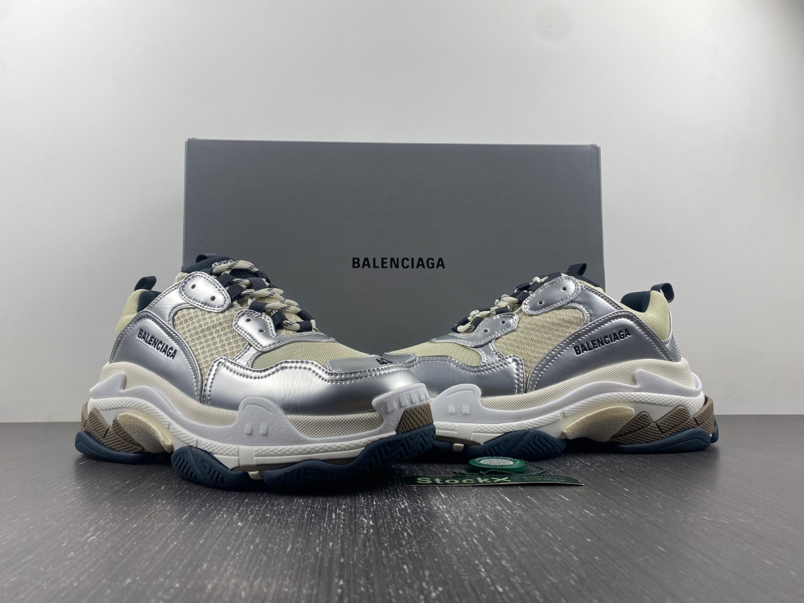 Ba*len*cia*ga triple s