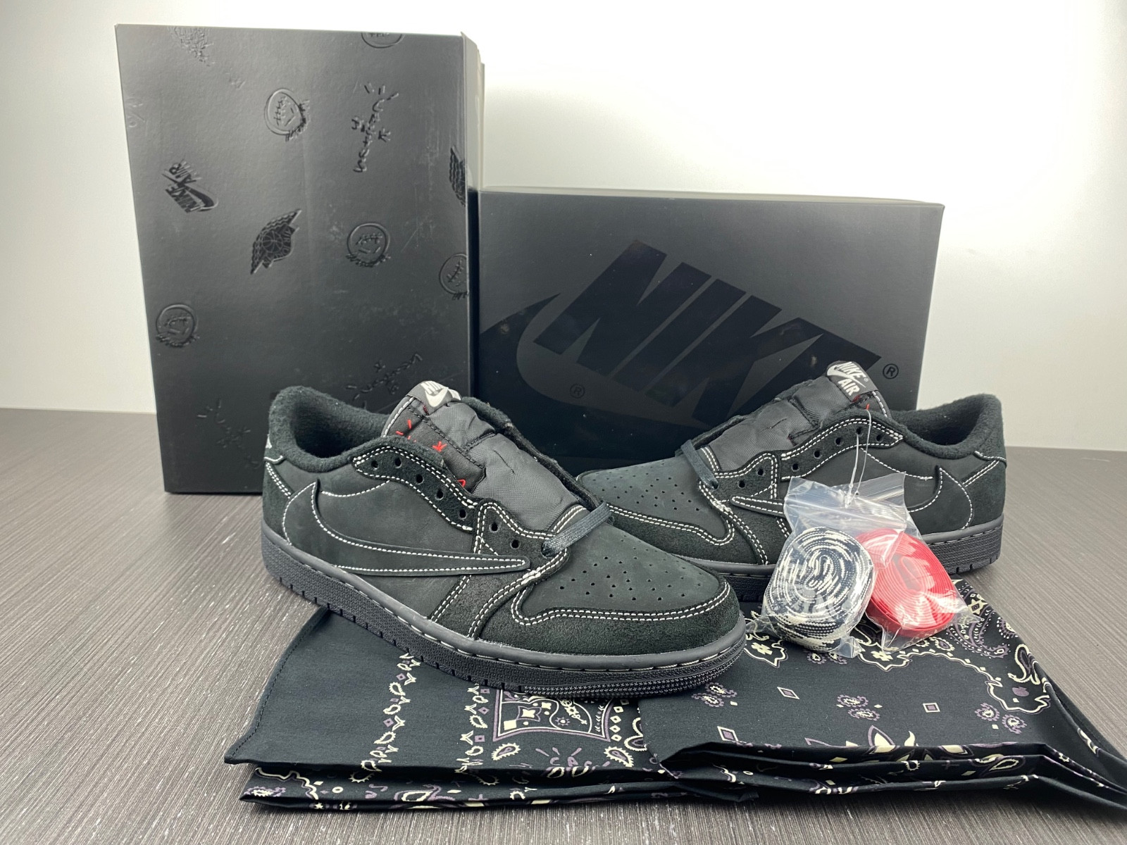 ravis scott x air jordan 1 low “black phanT0m” dm7866-001