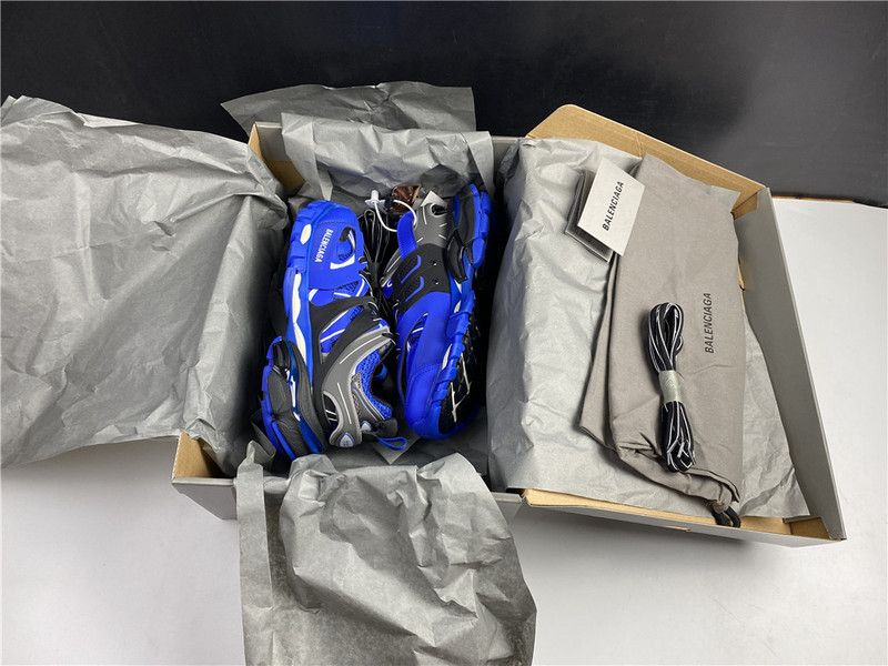 Ba*len*cia*ga track blue & black color