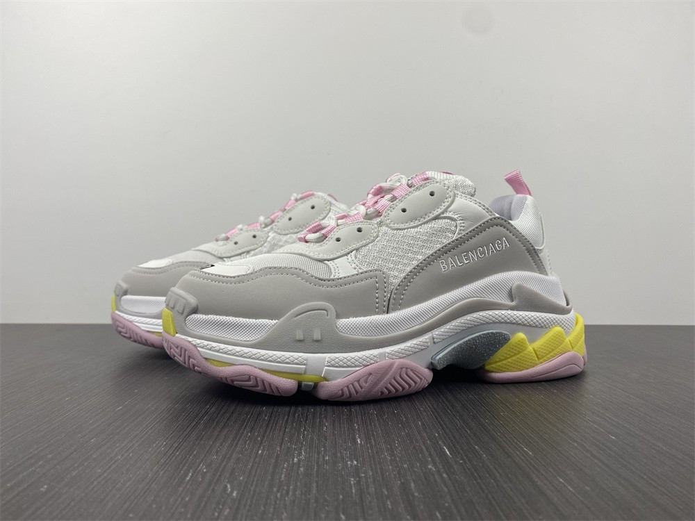 Ba*len*cia*ga triple s
