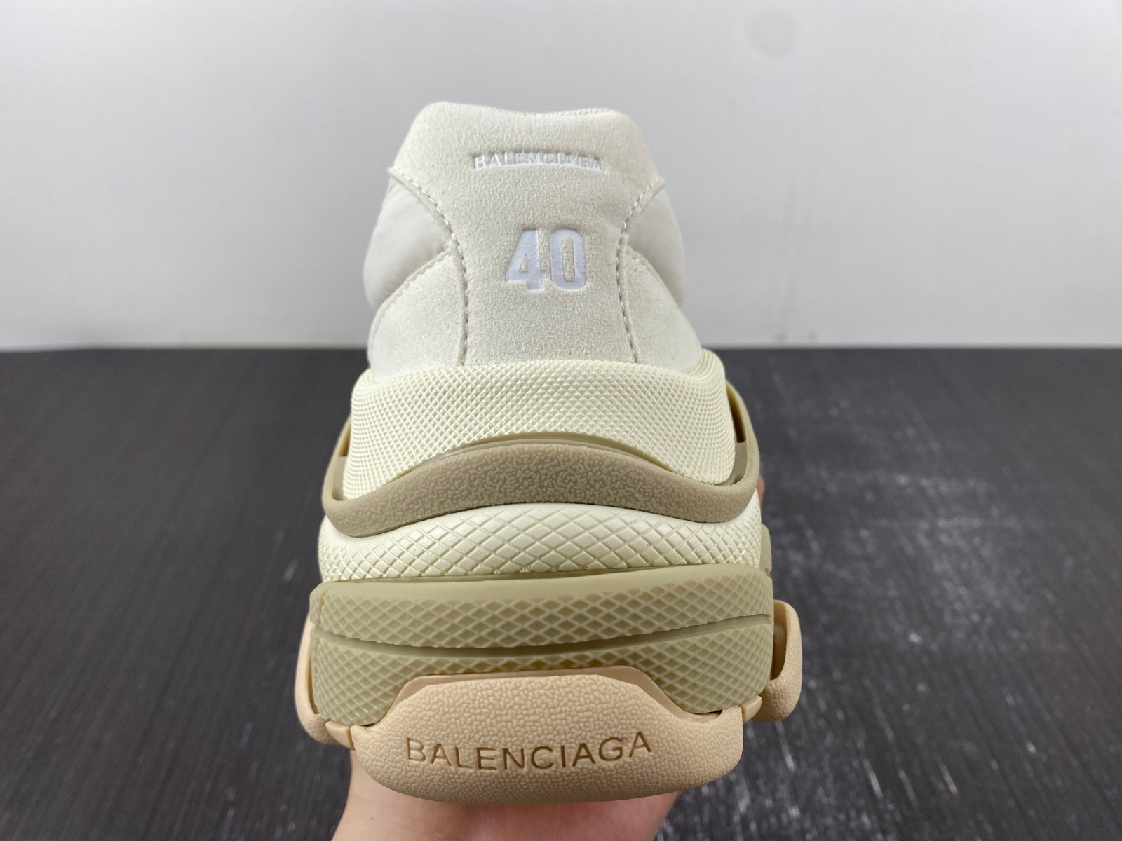 Ba*len*cia*ga triple s