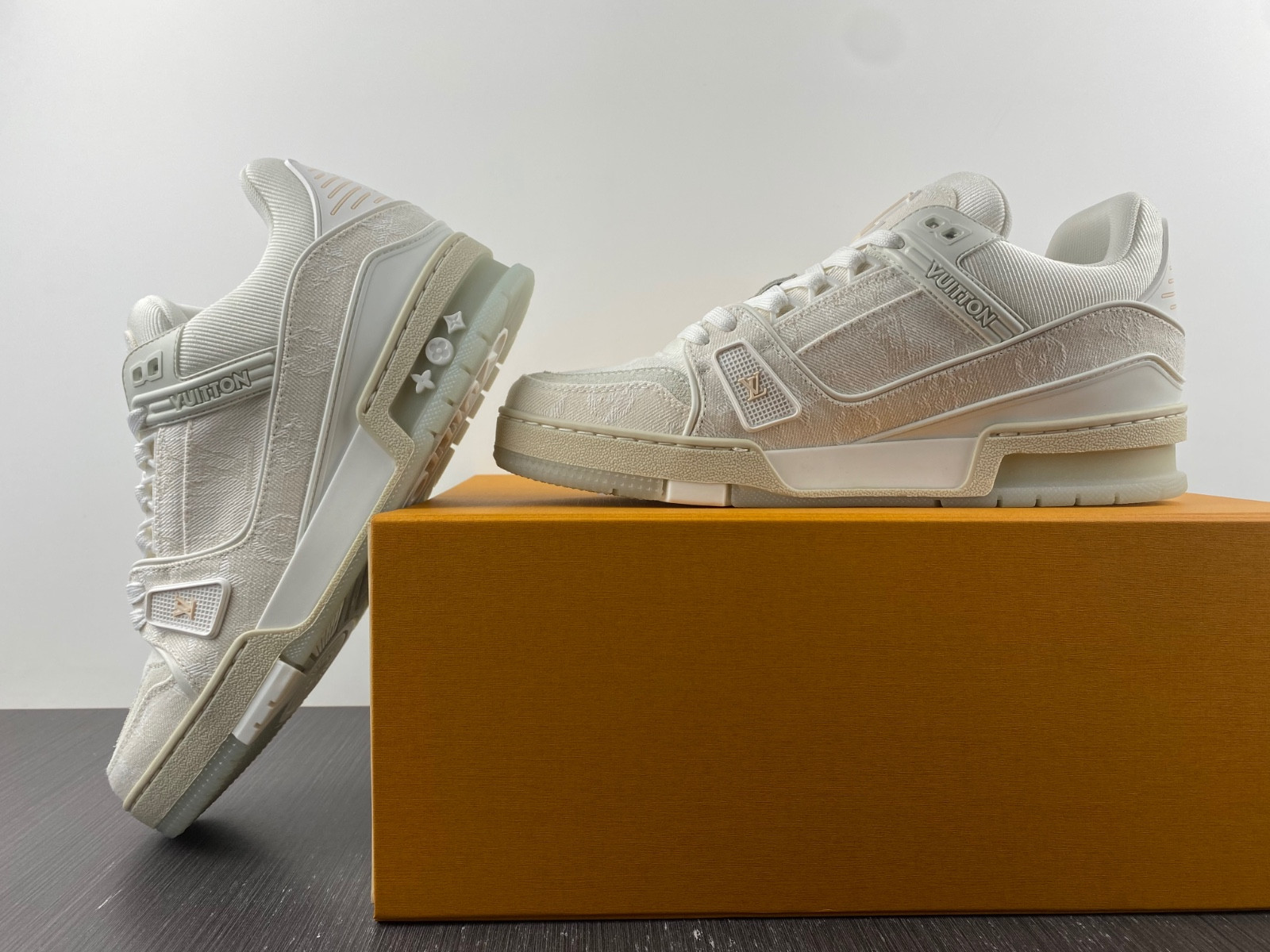 lwe sneaker