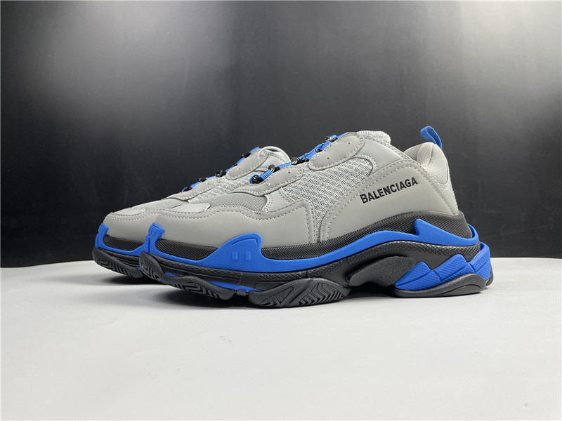 Ba*len*cia*ga triple s